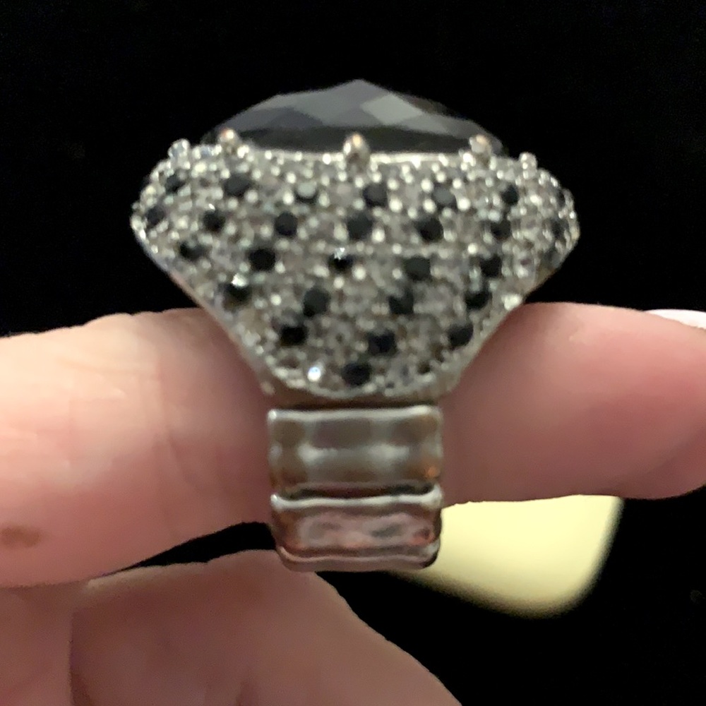 Ring - Picture 3 of 4